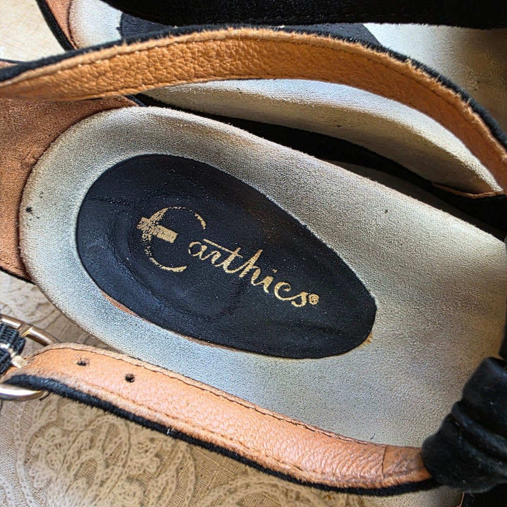 Earthies Veria Too Wedge Sandals 8.5 Black Suede Pleated T-Strap Peep Toe Shoes - Picture 8 of 11